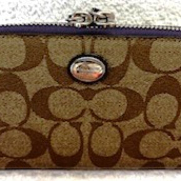 Coach Peyton Signature "C" print long wallet with violet interior and trim - Picture 2 of 11